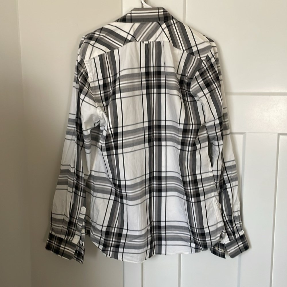 Express button down - Picture 2 of 4